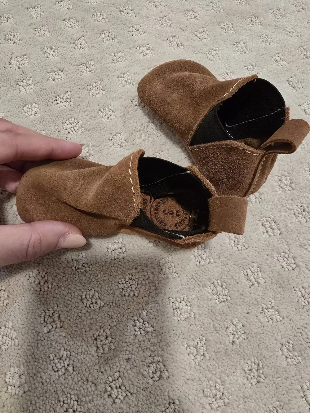 Freshly Picked Amber Suede Chelsea Baby Moccasins Sz. 3